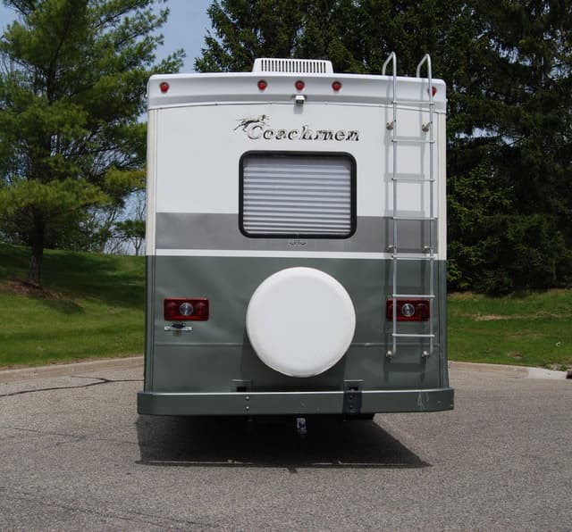 2005 Coachmen Mirada 340MBS gallery image 1