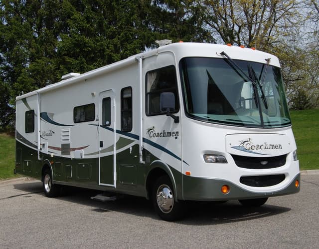 2005 Coachmen Mirada 340MBS gallery image 3