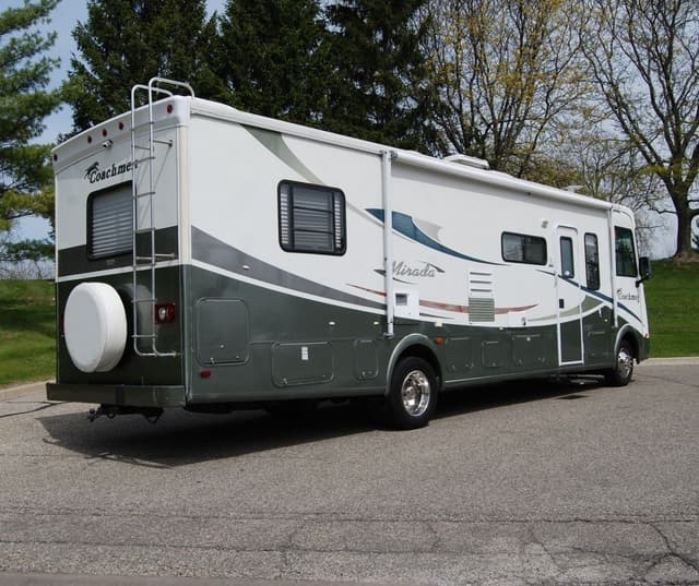 2005 Coachmen Mirada 340MBS gallery image 2