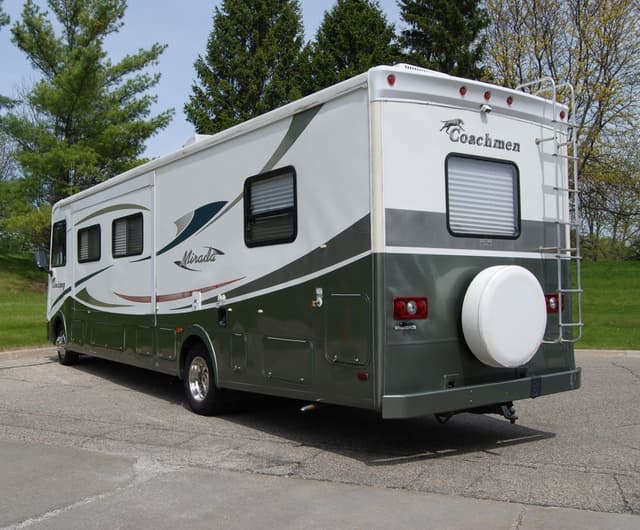 2005 Coachmen Mirada 340MBS gallery image 4