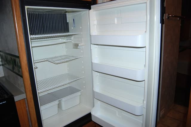 2005 Coachmen Mirada 340MBS gallery image 25