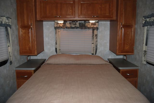 2005 Coachmen Mirada 340MBS gallery image 40