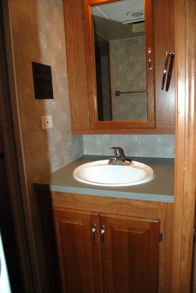 2005 Coachmen Mirada 340MBS gallery image 38