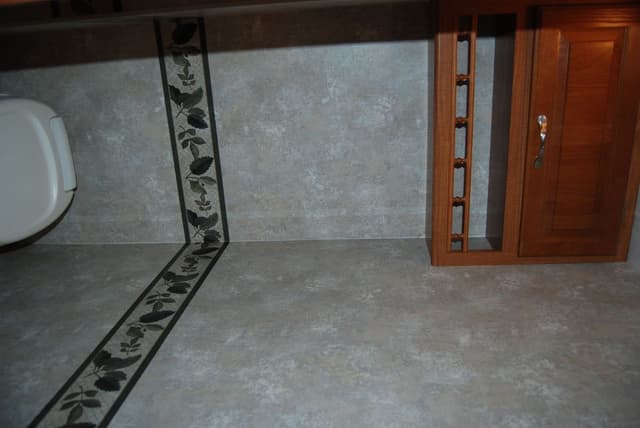2005 Coachmen Mirada 340MBS gallery image 44