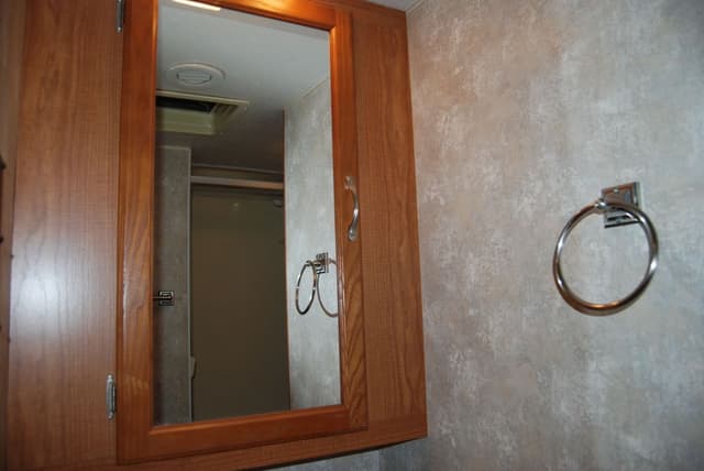 2005 Coachmen Mirada 340MBS gallery image 41